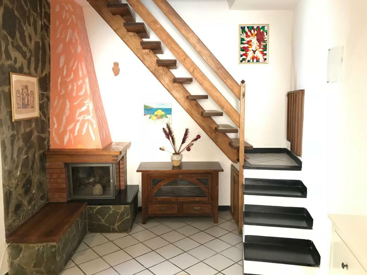 モンテロッソ・アル・マーレ Casa Albaヴィラ エクステリア 写真